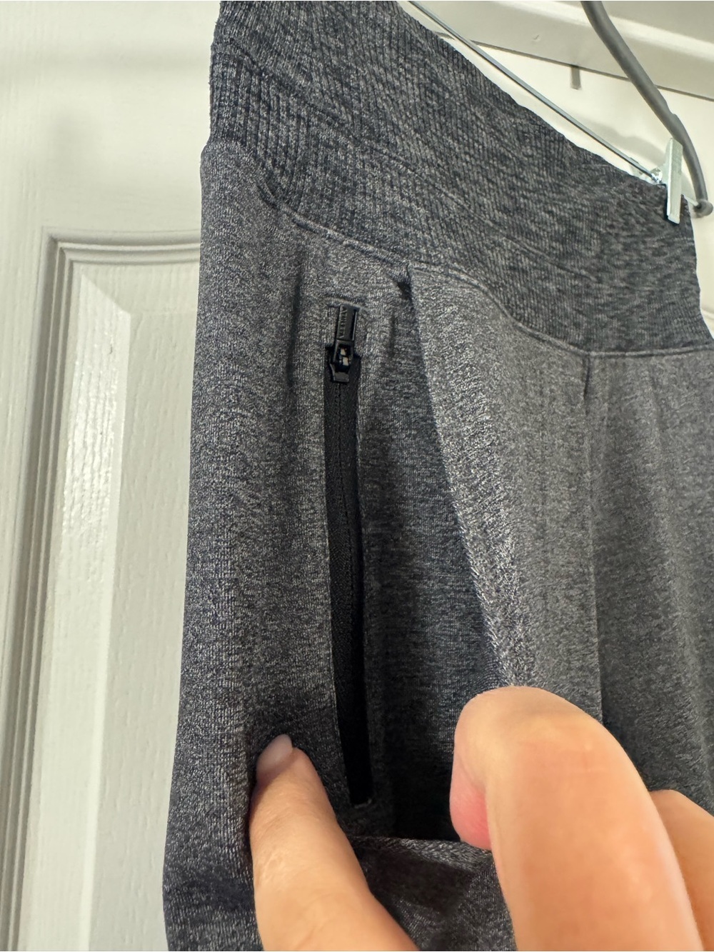 Athleta Venice Charcoal Gray Pull-On Joggers - Picture 6 of 8